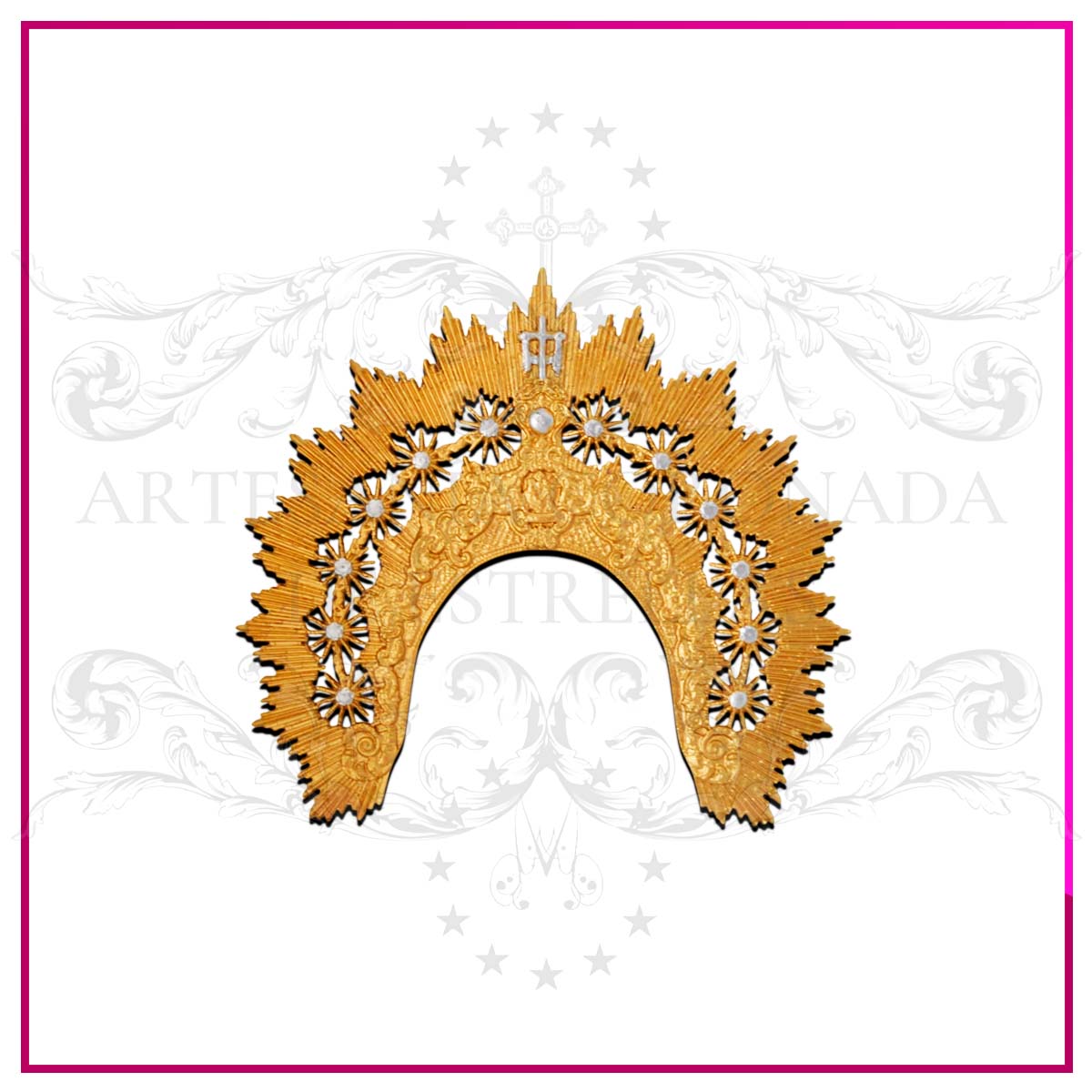 Diadema dorada con decoración floral calada