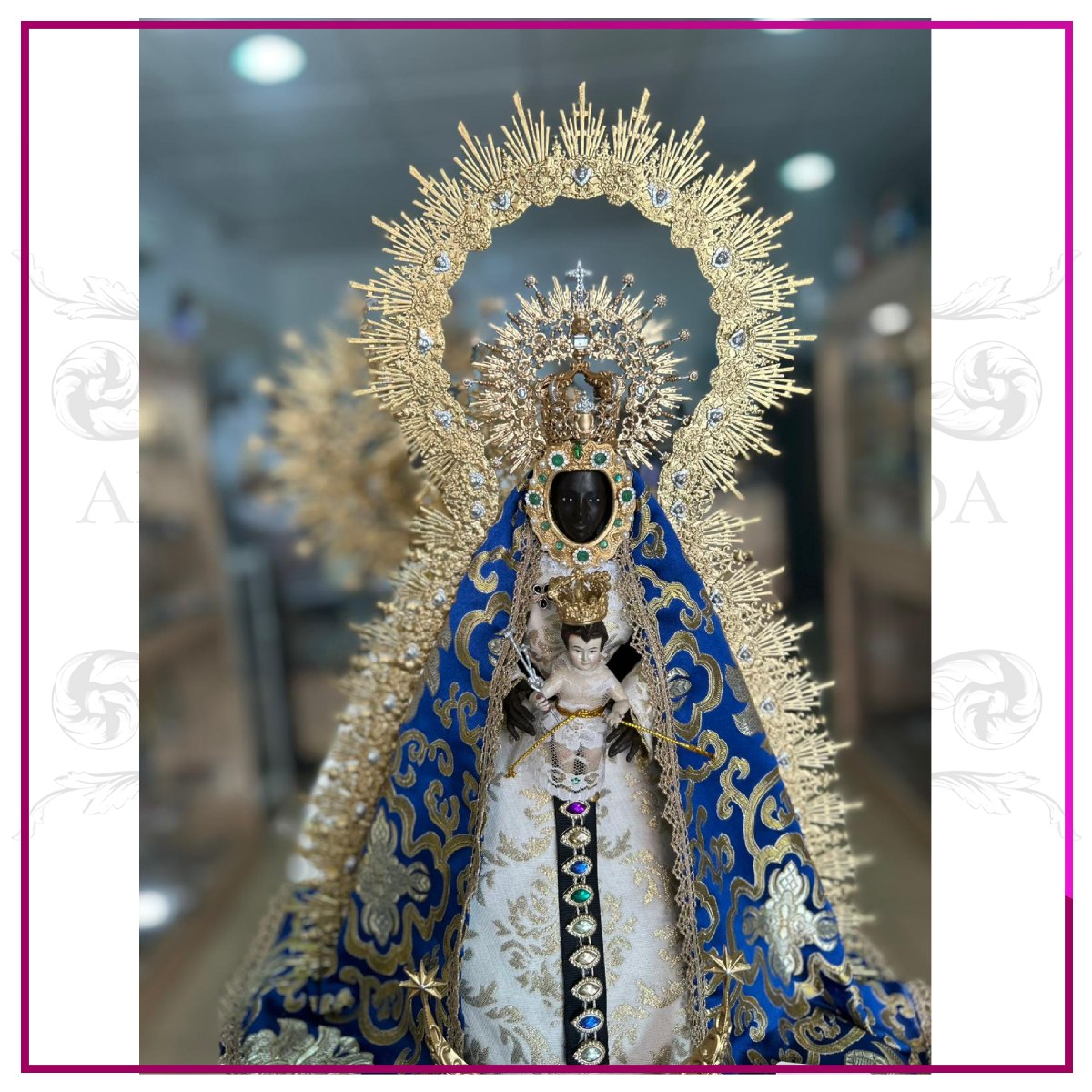 Virgen de Regla de 30 cm